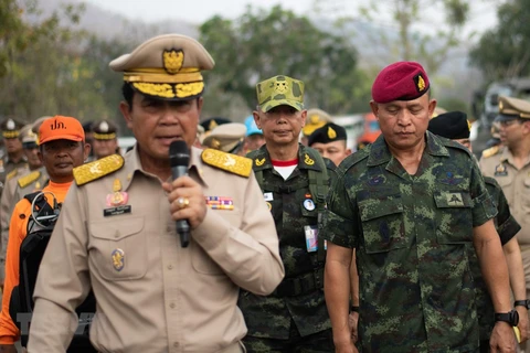 Thaïlande : le chef de l'armée met en garde contre les manifestations