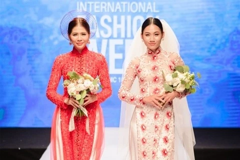 Lancement de la collection "Légende de la mode sud-coréenne" au Vietnam