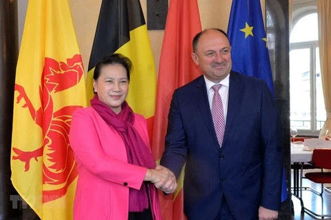 La présidente d’AN du Vietnam rencontre le ministre-président wallon