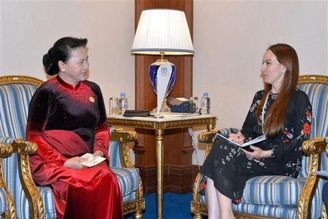 La présidente de l’AN rencontre la dirigeante de l'UIP à Doha