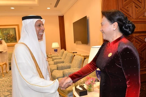 La présidente de l’AN vietnamienne rencontre le président du Conseil consultatif du Qatar
