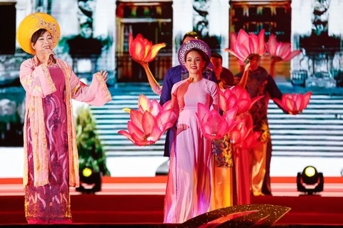 Festival de la culture traditionnelle et échange culturel international à Hanoi