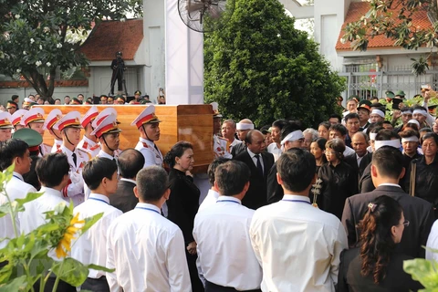 Cérémonie d’enterrement de l’ancien président Le Duc Anh à Ho Chi Minh-Ville
