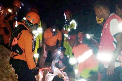 Indonésie : au moins 5 personnes tuées et 15 enfouies dans l'effondrement d'une mine
