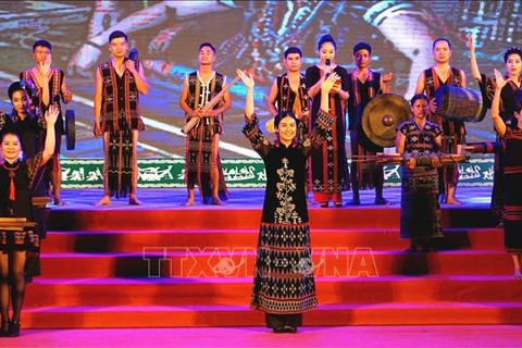 Clôture du Festival des minorités vivant dans les provinces frontalières Vietnam-Laos