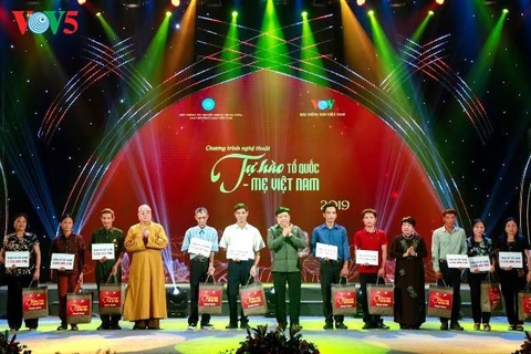 Programme artistique “Fierté de la Patrie vietnamienne”