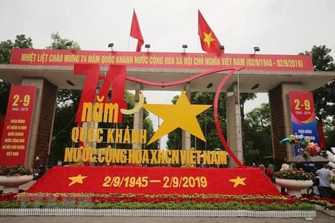 Des étrangers félicitent les dirigeants vietnamiens à l’occasion de la Fête nationale