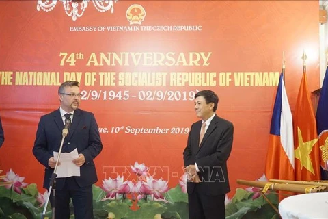 Un diplomate tchèque salue le rôle du Vietnam sur la scène internationale