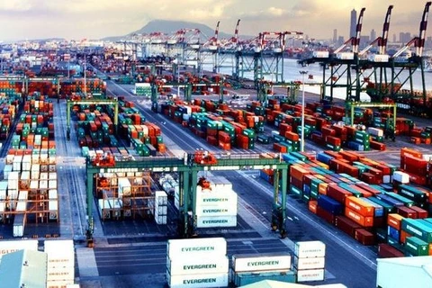 Le Vietnam exporte près de 170 mds de dollars de biens en huit mois