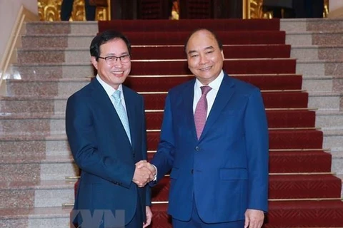 Le PM Nguyên Xuân Phuc s’engage à soutenir Samsung Vietnam