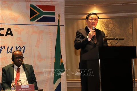 Le vice-PM Vuong Dinh Hue en visite de travail en Afrique du Sud