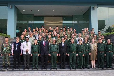 Le 2e cours de formation pour les casques bleus s’ouvre à Hanoi