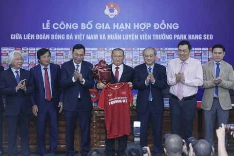 Football: Park Hang-seo va entraîner au Vietnam jusqu’en 2022