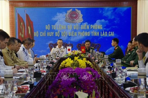 Une délégation militaire japonaise se rend à Lào Cai