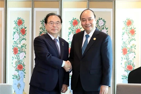 Le Premier ministre Nguyên Xuân Phuc reçoit le maire de Busan