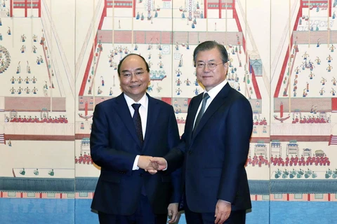 Entretien Nguyen Xuan Phuc et Moon Jae-in à Séoul