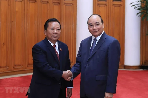 Le PM Nguyên Xuân Phuc reçoit les ministres laotien et cambodgien de la Défense 