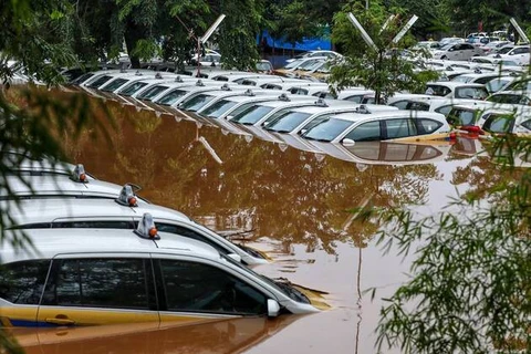 Indonésie: Au moins 23 morts dans les inondations dues aux pluies du Nouvel an