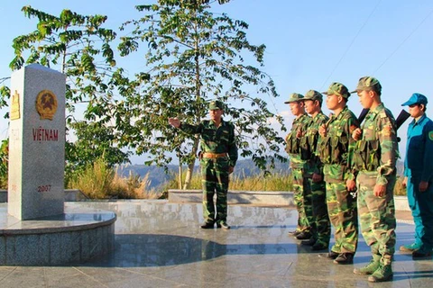 Le symbole de la solidarité Vietnam-Laos-Cambodge