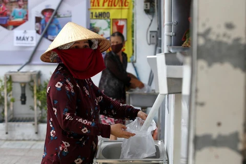 Les médias internationaux louent les ATM de riz gratuits au Vietnam