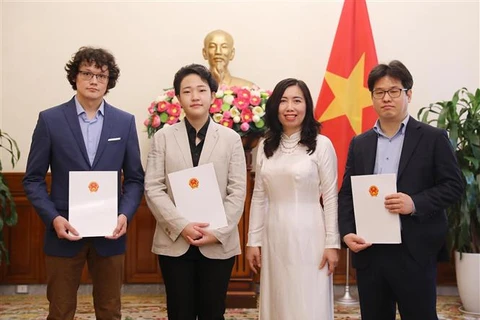 Des organes de presse étrangers autorisés à créer des bureaux permanents au Vietnam