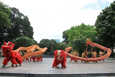 Diverses activités culturelles en juin dans les rues piétonnes de Hô Guom