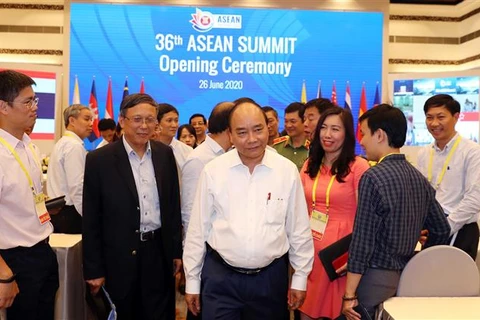 Le PM examine les préparatifs du 36e Sommet de l’ASEAN et des réunions connexes