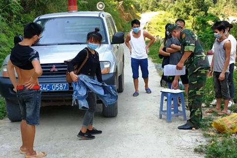 Neuf arrestations pour entrée illégale au Vietnam