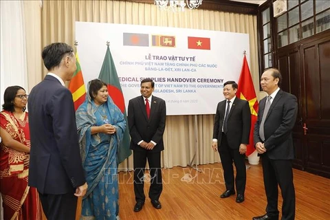 Le Vietnam aide le Bangladesh et le Sri Lanka à combattre le COVID-19