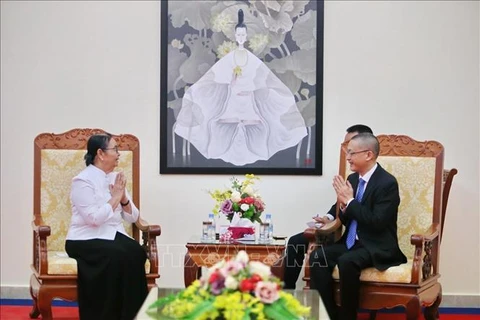 Le Cambodge rend hommage à l'ambassadeur du Vietnam