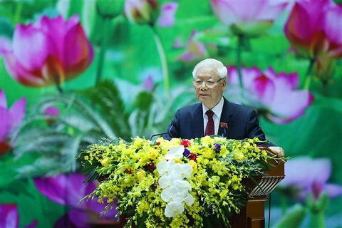 Le leader Nguyên Phu Trong félicite le seteur de la météorologie et de l’hydrologie