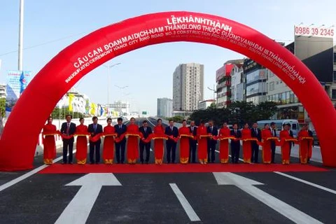 Inauguration d’un viaduc du périphérique N°3 de Hanoï