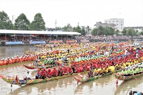 La course de pirogues 2020 des Khmers de Soc Trang