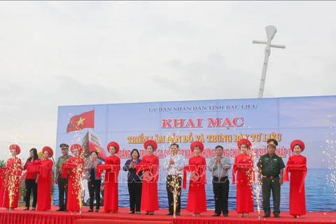 Exposition de cartes et d'archives sur Hoang Sa et Truong Sa à Bac Lieu