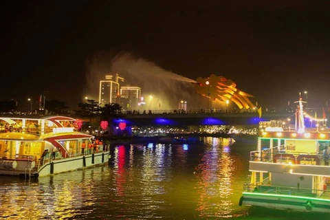 Dà Nang relance les activités touristiques nocturnes sur la rivière Hàn