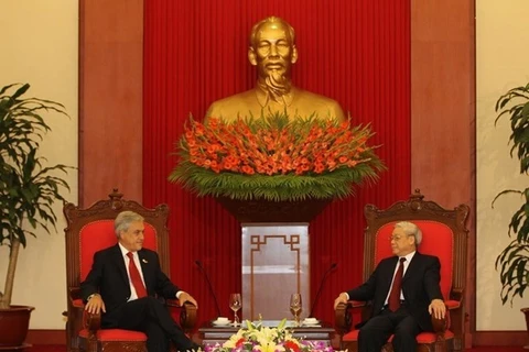 Félicitations des 50 ans de l'établissement des relations diplomatiques Vietnam-Chili
