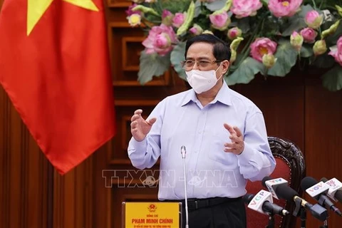 Le PM Pham Minh Chinh préside la réunion périodique du gouvernement de mai 