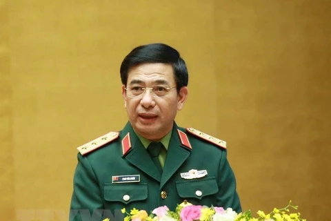 Entretien téléphonique entre les ministres vietnamien et russe de la Défense