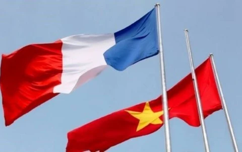 Fête nationale de France: les dirigeants vietnamiens présentent leurs vœux