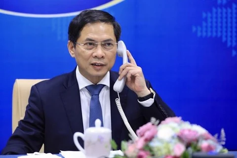 Vietnam-France : conversation téléphonique entre les deux ministres des AE