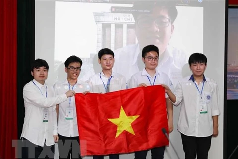 Les élèves vietnamiens font le plein de récompenses à l’IMO 2021