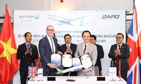 Le PM salue la liaison directe Vietnam-Royaume-Uni de Bamboo Airways