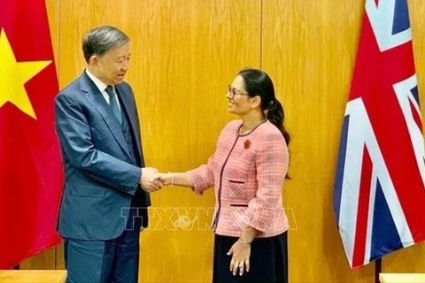 Le ministre vietnamien de la Sécurité publique rencontre la ministre britannique de l'Intérieur 