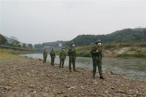 Renforcement de la coopération entre de gardes-frontières vietnamiennes et chinoises