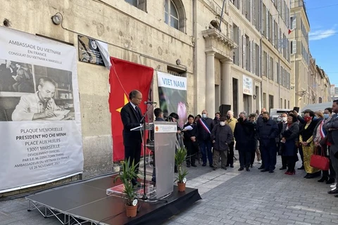 Dévoilement de la plaque mémorielle du président Hô Chi Minh à Marseille 