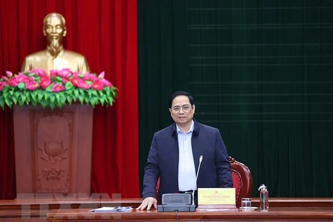 Le Premier ministre travaille avec les autorités de Quang Binh