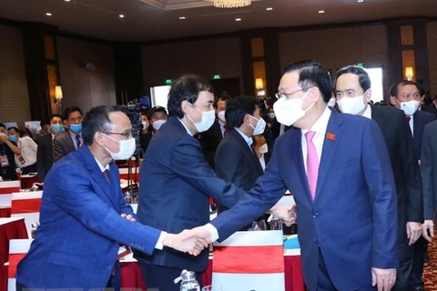 Le président de l’Assemblée nationale à une conférence sur le tourisme à Nghe An