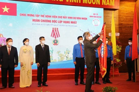 Hô Chi Minh-Ville: L'hôpital Cho Rây reçoit l'Ordre de l'Indépendance de première classe
