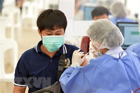 La Thaïlande ordonne à l'armée de rouvrir les hôpitaux de campagne