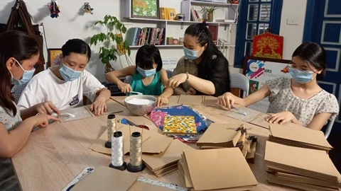 Des enfants autistes développent leur créativité avec de l’artisanat